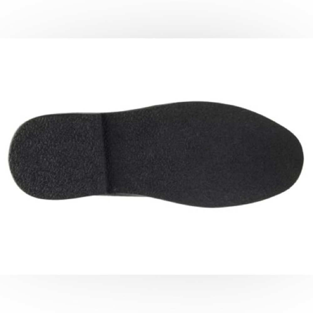 Steve Madden Black Oxfords with Classic Lace-Up Design - Picture 6 of 10